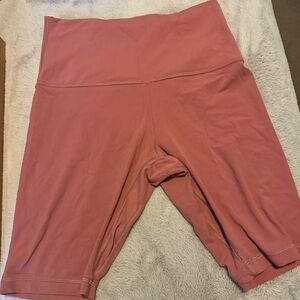 Lululemon Align Super High Rise Short 10” Used Size 10 in Brier Rose